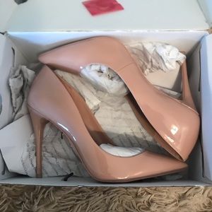 Classic blush pumps